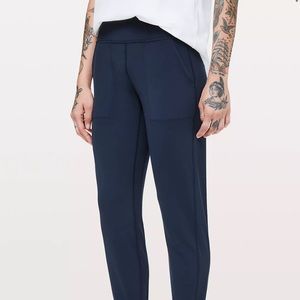 Lululemon black align joggers